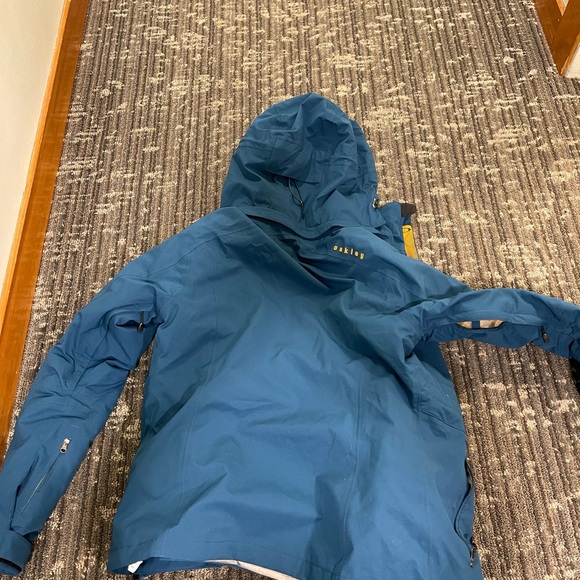 Oakley waterproof 3 in 1 ski jacket with removable liner - Picture 12 of 13